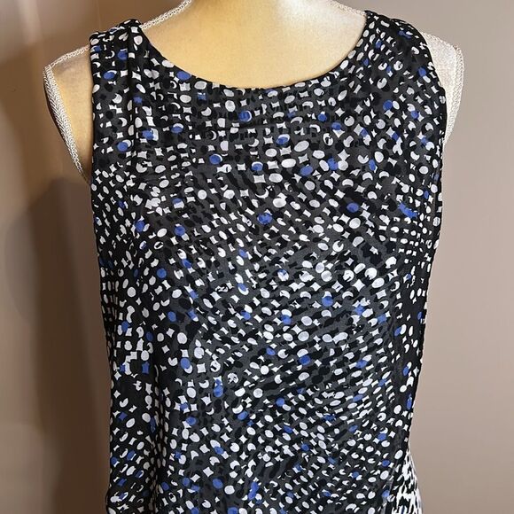 EUC White House Black Market Top(size Medium) - Picture 8 of 10